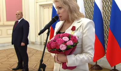 Мария Шукшина - Мария Шукшина - на вручении медали: "Идёт духовная диверсия по расчеловечиванию" - newizv.ru