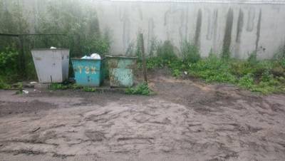 Решаем вместе: после жалобы печорцев с мусорной площадки вывезли баки с неизвестной жидкостью - komiinform.ru - респ. Коми - Печора