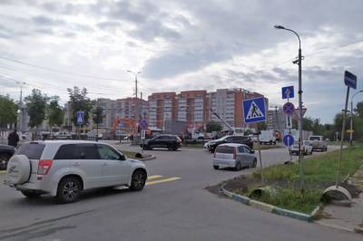 Дорога на Павла Морозова в Хабаровске продолжает рушиться - hab.aif.ru - Хабаровск