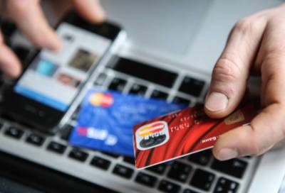 В российских банках резко взлетели ставки по кредиткам - online47.ru - Россия