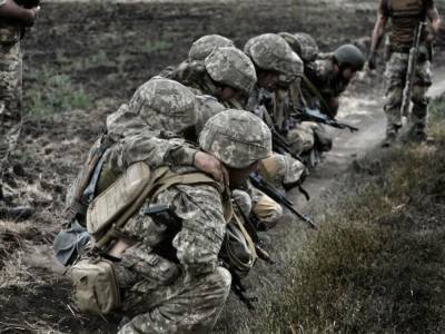 Боевики на Донбассе ранили двух украинских военных, один из них – в тяжелом состоянии - gordonua.com - Россия - Украина - Крым - Луганская обл. - Донецкая обл. - Обстрелы