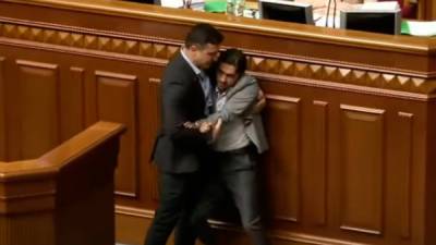 Николай Тищенко - Гео Лерос - Выгонят ли Тищенко за драку с Леросом - bin.ua - Украина