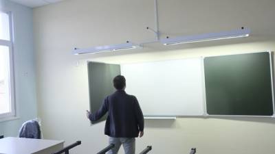 Владимир Путин - Проблему школы, на срыв открытия которой жаловались Путину, будут решать после выборов - znak.com - Курганская обл.