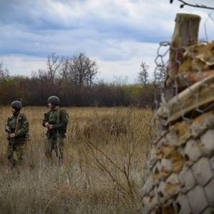 За сутки в ООС зафиксировали 12 обстрелов: два бойца получили ранения - reporter-ua.com - Украина