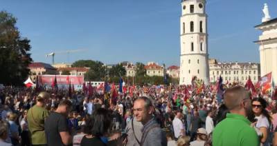 Союз семей Литвы проводит митинг на Кафедральной площади Вильнюса - obzor.lt - Литва - Вильнюс