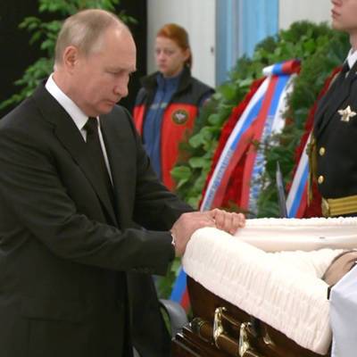 Владимир Путин - Евгений Зиничев - Путин приехал почтить память трагически погибшего главы МЧС - radiomayak.ru - Москва - Минск