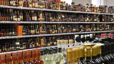 Олег Салагай - В Минздраве рассказали об уровне потребления алкоголя в России - russian.rt.com - Россия