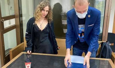 Любовь Соболь - Алексей Навальный - Кира Ярмыш - Даниил Берман - Участницу Pussy Riot приговорили к году ограничения свободы - newizv.ru - Москва
