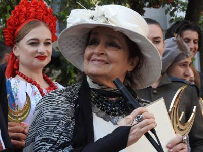 Актриса фильма Telefonçu qız удостоена премии "Киевская Пектораль" - trend.az - Украина