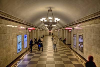 Плохо пахнущих петербуржцев начнут штрафовать в метро - abnews.ru - Петербурга