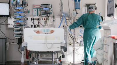Роберт Кох - Паника политиков бессмысленна: пациенты с COVID-19 занимают только 6,1% мест в отделениях интенсивной терапии - germania.one - Германия