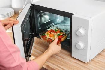 Какие продукты не стоит греть в микроволновке и почему? - vologda-poisk.ru