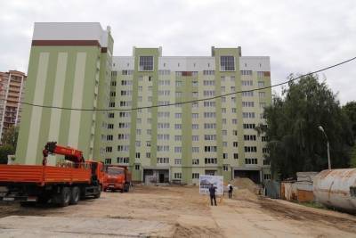 Николай Любимов - Любимов осмотрел долгострой на улице Баженова с обманутыми дольщиками - rzn.mk.ru - Рязань