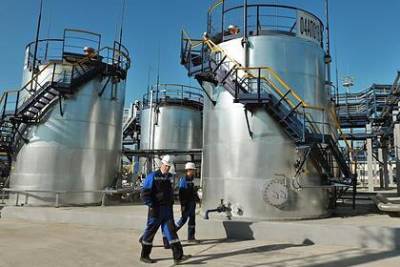 Запасы нефти в России упали на треть - lenta.ru - Россия