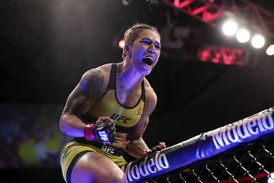 Бывшая чемпионка UFC рассказала о доходах с OnlyFans - lenta.ru - США - Бразилия
