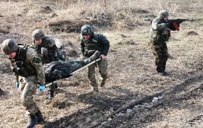 На Донбассе в результате обстрелов погиб военный, еще трое получили ранения - novostiua.news - Украина - район Попасной