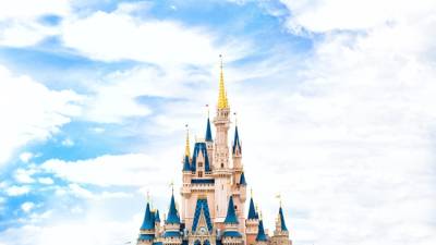 Скарлетт Йоханссон - Disney вернет кинотеатрам право первого показа своих фильмов - inforeactor.ru - Reuters