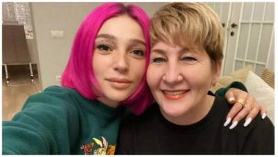 Анастасия Ивлеева - «Это абсолютный выбор моей мамы»: Настя Ивлеева ответила хейтерам о ремонте в квартире матери - vistanews.ru