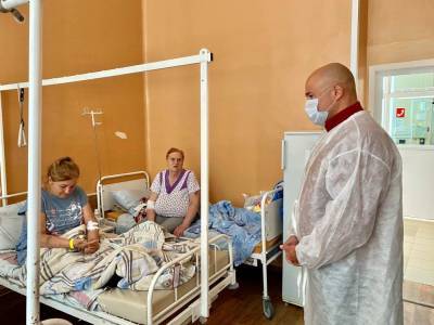 Игорь Артамонов - Игорь Артамонов приехал в больницу к пострадавшим в поселке Солидарность - lipetskmedia.ru - Липецкая обл. - район Елецкий - Солидарность, район Елецкий