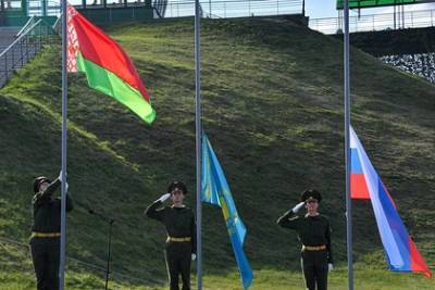 В НАТО высказались об учениях России и Белоруссии «на пороге Европы» - lenta.ru - Россия - Украина - Англия - Белоруссия - Минск