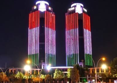 ОАЭ, Турция, Малайзия и Кувейт поздравили Таджикистан, осветив городские здания в цвет таджикского флага - dialog.tj - Турция - Таджикистан - Эмираты - Малайзия - Куала-Лумпур - Кувейт