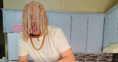 Мексиканский рэпер заменил натуральные волосы на золотые и стал Интернет-сенсацией - focus.ua - Украина - Мексика