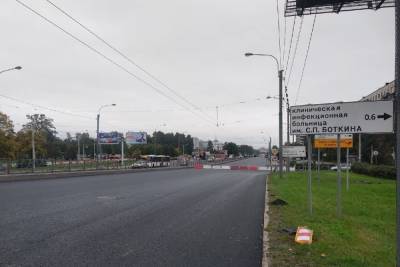 Водителей не пустили на Пискаревский проспект из-за ремонтных работ - spb.mk.ru