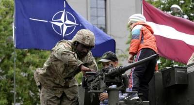 На военных учениях в Латвии пострадали трое военнослужащих НАТО - eadaily.com - Украина - Латвия