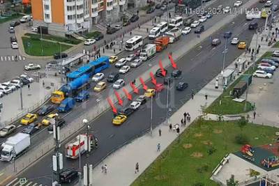 На Покровской улице в Москве столкнулись восемь автомобилей - lenta.ru - Москва - Воронежская обл.