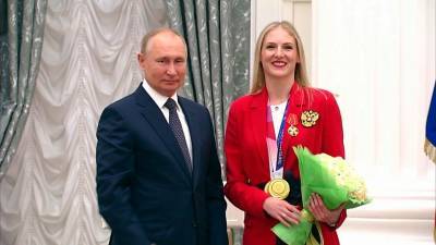 Дина Аверина - Арин Аверина - В Кремле вручили государственные награды российским олимпийцам, блестяще выступившим в Токио - 1tv.ru - Токио