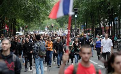 Во Франции - На акции протеста против санитарных пропусков во Франции вышли 121 тыс. человек - trend.az - Франция - Париж