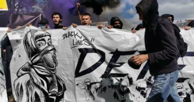 Во Франции - Во Франции очередной протест против "паспортов здоровья" завершился столкновениями (ВИДЕО) - dsnews.ua - Украина - Франция - Париж