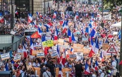 Во Франции - Во Франции произошли столкновения из-за паспортов здоровья - korrespondent.net - Украина - Франция - Париж
