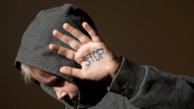 Трехлетнего сироту привязали к стулу в больнице Петербурга и не давали играть - 5-tv.ru - Санкт-Петербург