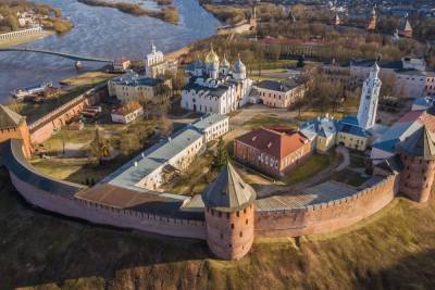 Новгородских рыбаков встретили песнями на Дне города - mk.ru - Россия - Великий Новгород