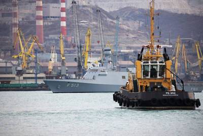 Российский военный использовал буксир флота для рыбалки - lenta.ru - Россия