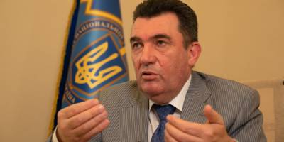 Владимир Зеленский - Алексей Данилов - В СНБО Украины захотели отказаться от кириллицы в пользу латиницы - ruposters.ru - Украина
