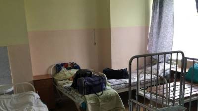 Врачи привязали «ребенка наркоманов» колготками к стулу в Петербурге - inforeactor.ru - Санкт-Петербург - Новосибирская обл.