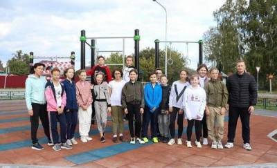 В Тюмени у жителей Казарово появилась новая уличная площадка для занятий спортом - news.megatyumen.ru - Тюмень