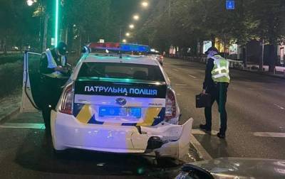 В Киеве пьяный водитель влетел в полицейское авто и травмировал патрульных - korrespondent.net - Украина - Киев