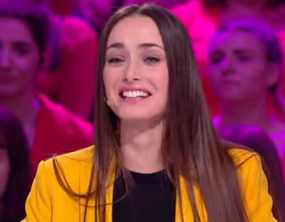 Ксения Мишина - "Животик себя проявляет": "холостячку" Мишину в обтягивающем купальнике заподозрили в беременности, "Мечта Эллерта, будет рождение нового" - ukrainianwall.com - Украина - Киев