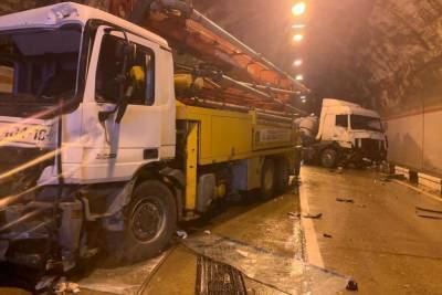 Массовая авария с участием пяти автомобилей произошла в Сочи - kuban.mk.ru - Сочи - Адлер
