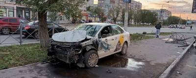В Омске водитель такси выехал на тротуар и сбил трех пешеходов - runews24.ru - Россия - Омск - Омская обл.