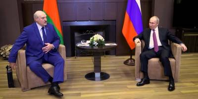 Владимир Путин - Александр Лукашенко - Наталья Эйсмонт - Пресс-секретарь раскрыла содержимое чемоданчика Лукашенко - ruposters.ru - Россия - Сочи - Белоруссия