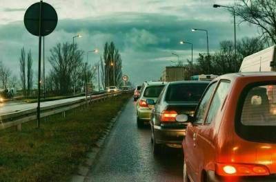 Михаил Мишустин - Возможность ввоза праворульных автомобилей без ГЛОНАСС продлили до конца 2022 года - pnp.ru - Россия
