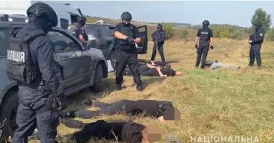 В Винницкой области полиция на поле задержала "аграрных рейдеров" (фото, видео) - focus.ua - Украина - Винницкая обл. - Аграрии
