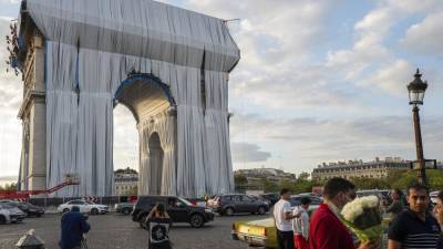 Наряд для Триумфальной Арки - ru.euronews.com - Россия - США - Франция - Париж - Венгрия - Афганистан