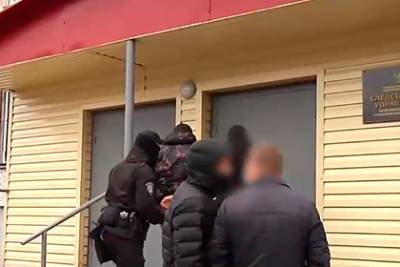 У вовлекавших школьниц в проституцию сутенеров изъяли коллекцию дорогих часов - lenta.ru - Россия - Архангельск - Архангельская обл.