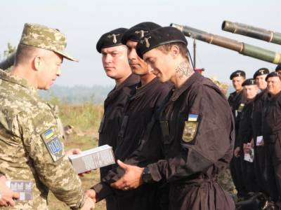 Александр Сырский - «Ждём лучшего сержанта с татуировкой во всё лицо»: украинцы реагируют на награждение лучших танкистов в ВСУ - topwar.ru - Украина