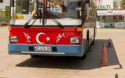 Опубликовано видео с места аварии автобуса в Турции, в котором пострадали украинцы - lenta.ua - Украина - Турция - с. Видео